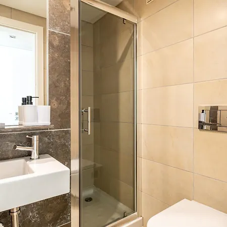 Ubytování v soukromí Homeysuite Bedroom 3 Seahouse